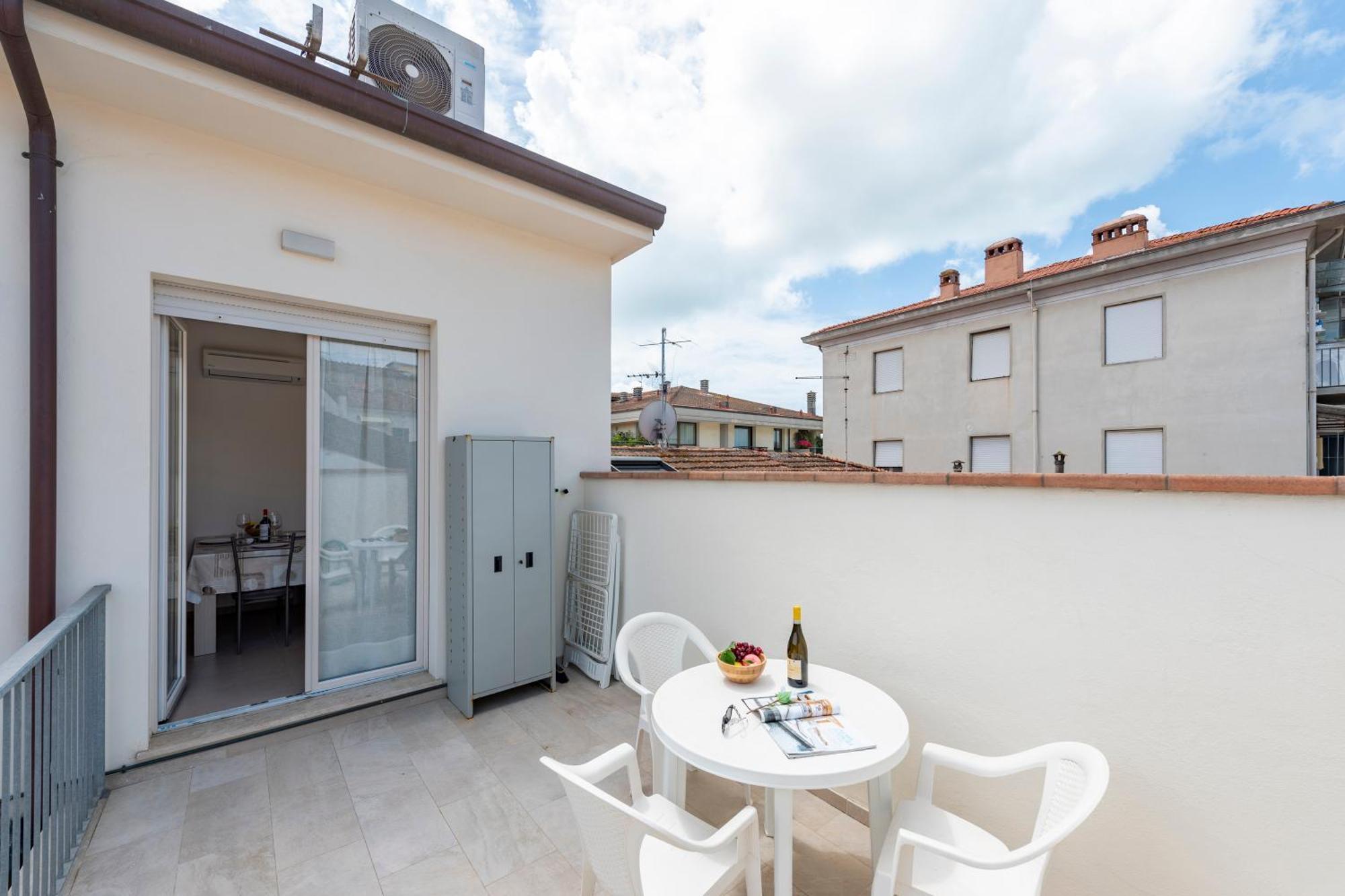Suite Ondina Viareggio Apartments Екстер'єр фото